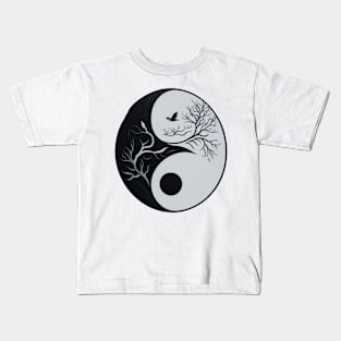 yin and yang symbol Kids T-Shirt